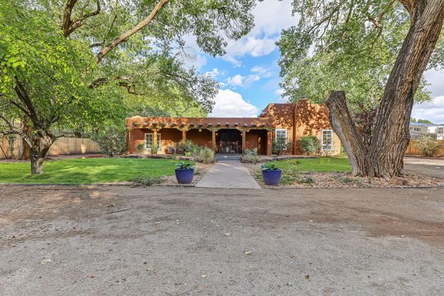 8212 Rio Grande Boulevard NW, Los Ranchos, NM 87114