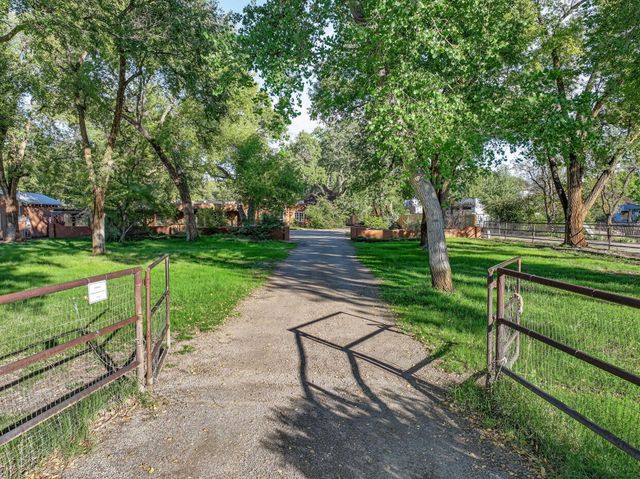 8212 Rio Grande Boulevard NW, Los Ranchos, NM 87114