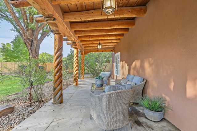 8212 Rio Grande Boulevard NW, Los Ranchos, NM 87114