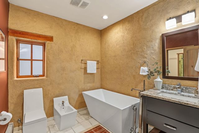 8212 Rio Grande Boulevard NW, Los Ranchos, NM 87114