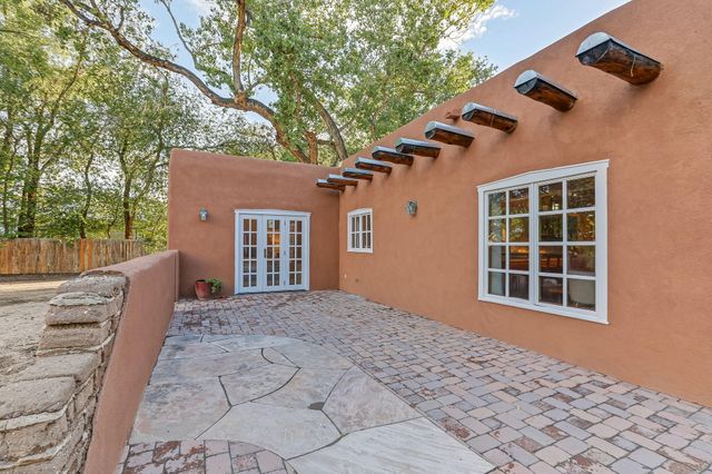 8212 Rio Grande Boulevard NW, Los Ranchos, NM 87114
