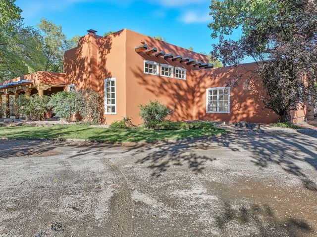 8212 Rio Grande Boulevard NW, Los Ranchos, NM 87114