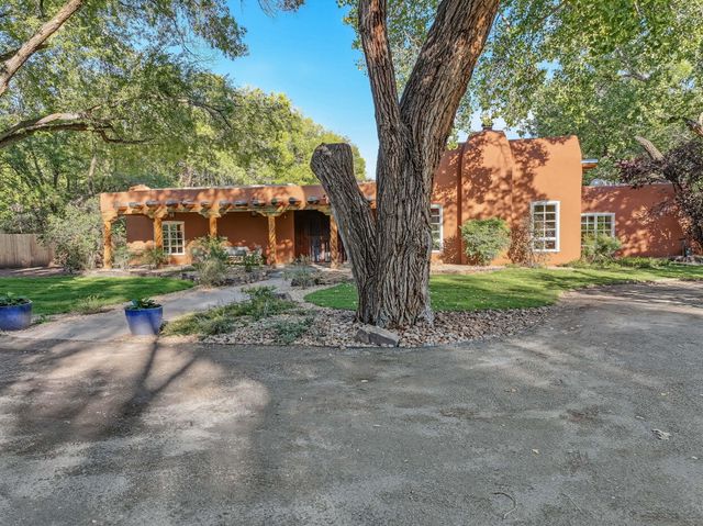8212 Rio Grande Boulevard NW, Los Ranchos, NM 87114