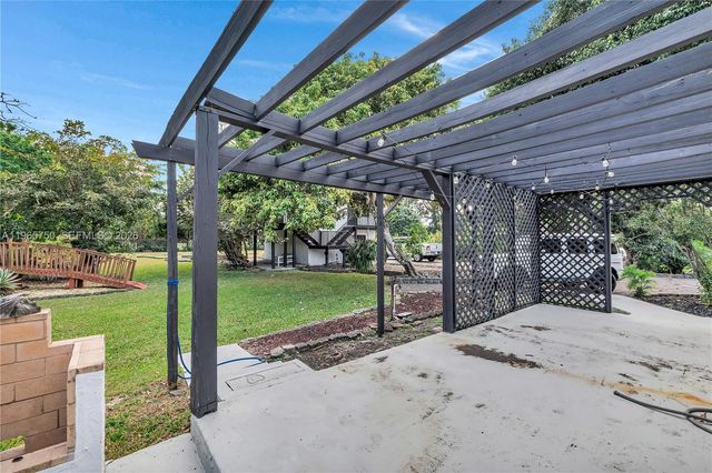 14840 SW 21st Street, Davie, FL 33326