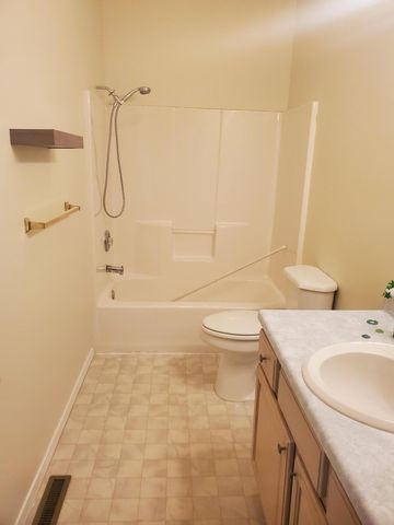 1750 W Bennett Street 4b, Springfield, MO 65807