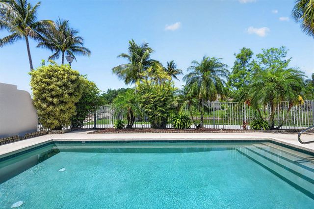 8142 Jolly Harbour Court, Wellington, FL 33414