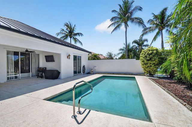 8142 Jolly Harbour Court, Wellington, FL 33414