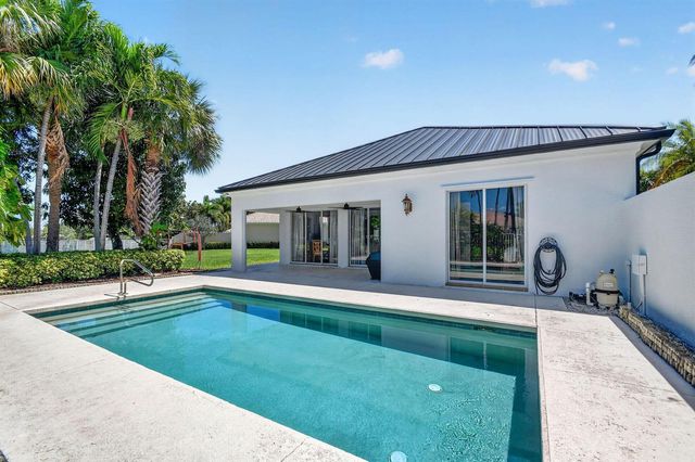 8142 Jolly Harbour Court, Wellington, FL 33414