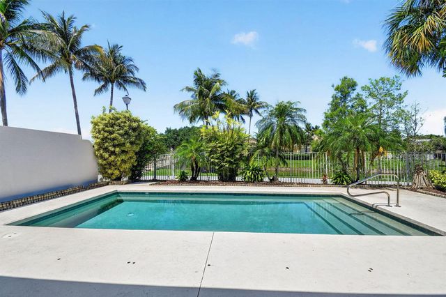 8142 Jolly Harbour Court, Wellington, FL 33414