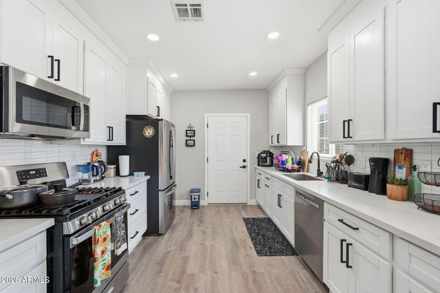 1020 E NIELSON Avenue, Mesa, AZ 85204