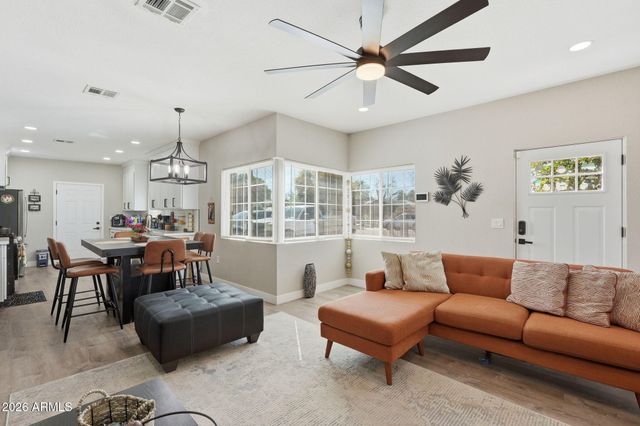 1020 E NIELSON Avenue, Mesa, AZ 85204