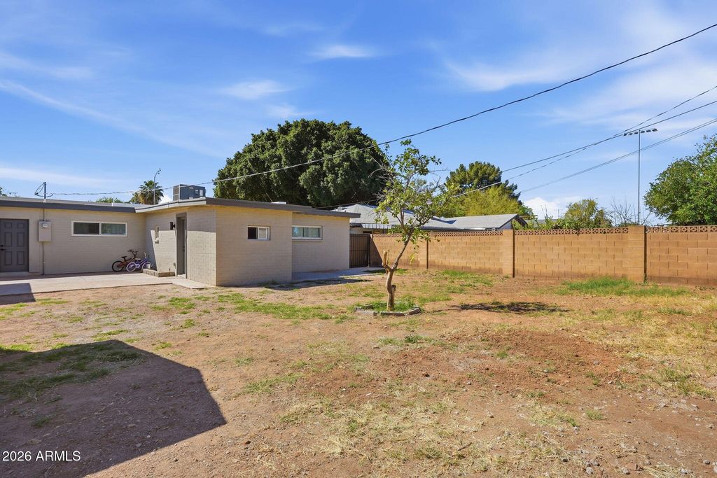 Image 32 of property listing at 1020 E NIELSON Avenue, Mesa, AZ 85204