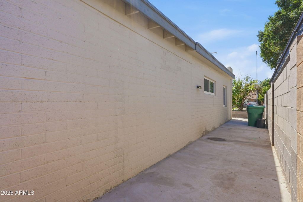 Image 38 of property listing at 1020 E NIELSON Avenue, Mesa, AZ 85204