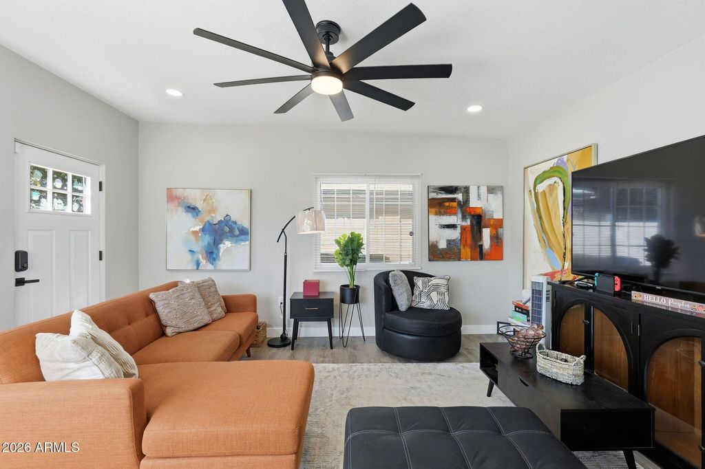 Image 9 of property listing at 1020 E NIELSON Avenue, Mesa, AZ 85204