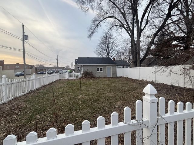 1930 31st Street A, Moline, IL 61265