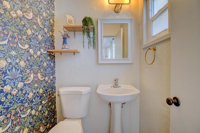 1844 Kentucky Street NE, Albuquerque, NM 87110