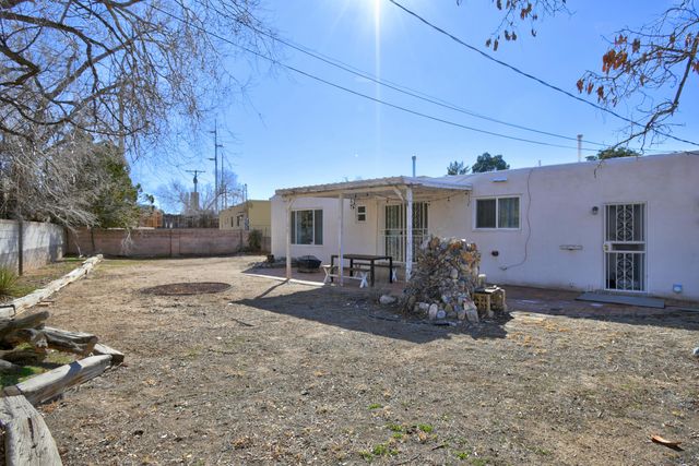 1844 Kentucky Street NE, Albuquerque, NM 87110