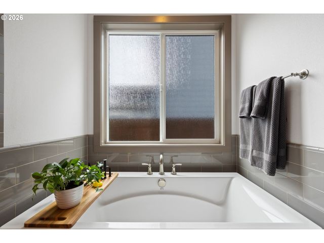 9819 Ne 112TH Cir, Vancouver, WA 98662