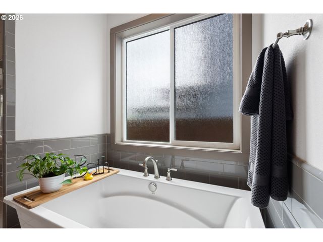 9819 Ne 112TH Cir, Vancouver, WA 98662