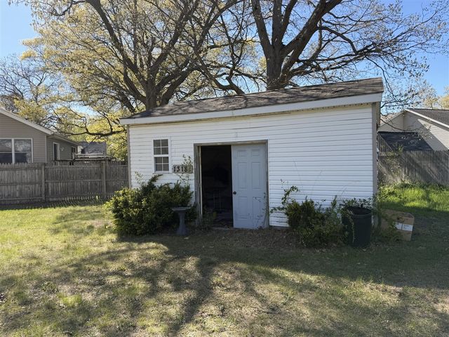 1318 Morgan Avenue, Muskegon, MI 49442