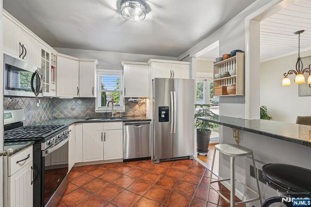 414 Hancock Place, Fairview, NJ 07022