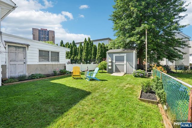 414 Hancock Place, Fairview, NJ 07022