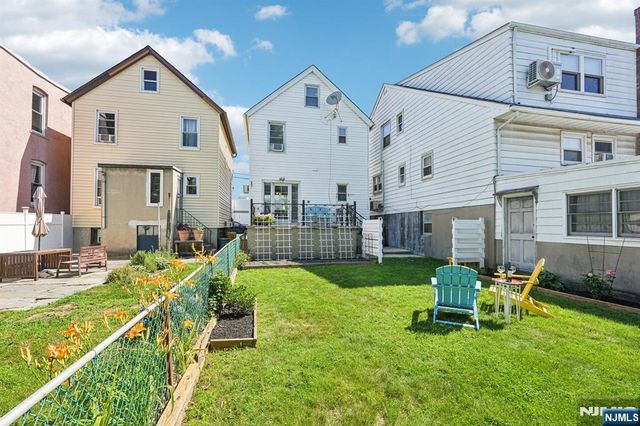 414 Hancock Place, Fairview, NJ 07022