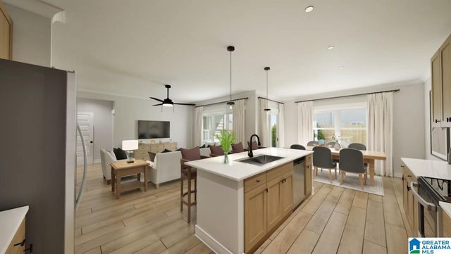 470 SMITH GLEN PARKWAY, Warrior, AL 35180