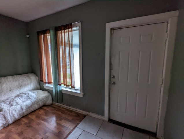 10515 S Perry Avenue, Chicago, IL 60628