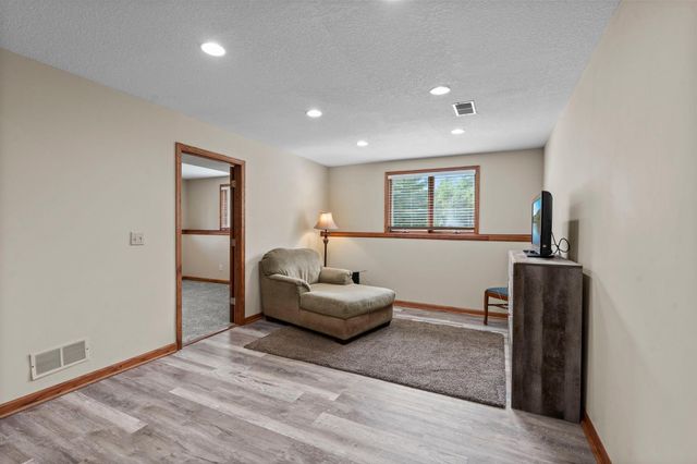 2733 Neal Avenue N, Stillwater, MN 55082