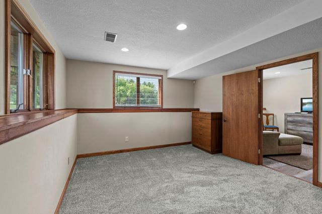 2733 Neal Avenue N, Stillwater, MN 55082
