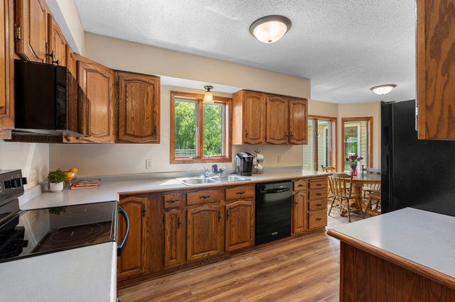 2733 Neal Avenue N, Stillwater, MN 55082