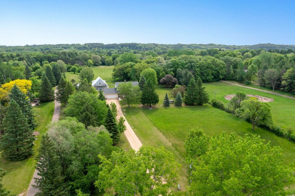 2733 Neal Avenue N, Stillwater, MN 55082