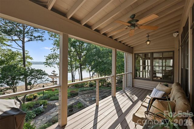 602 Pearl Bay Drive, New London, NC 28127