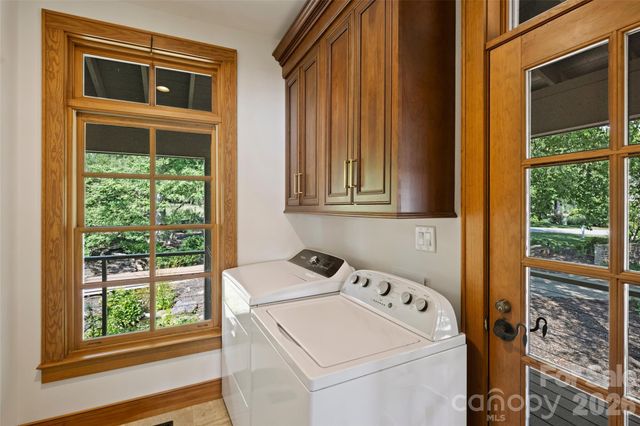 602 Pearl Bay Drive, New London, NC 28127