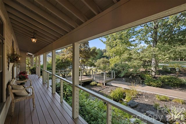 602 Pearl Bay Drive, New London, NC 28127