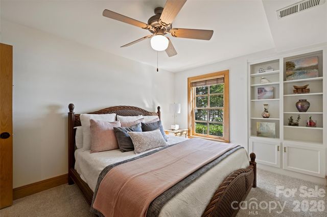 602 Pearl Bay Drive, New London, NC 28127