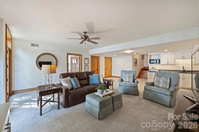 602 Pearl Bay Drive, New London, NC 28127
