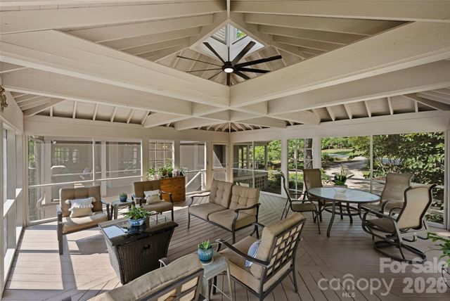 602 Pearl Bay Drive, New London, NC 28127