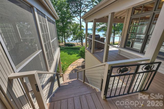 602 Pearl Bay Drive, New London, NC 28127