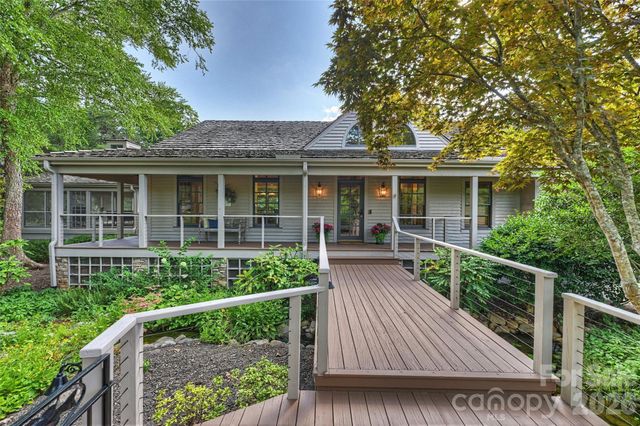 602 Pearl Bay Drive, New London, NC 28127