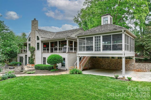 602 Pearl Bay Drive, New London, NC 28127