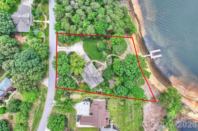 602 Pearl Bay Drive, New London, NC 28127