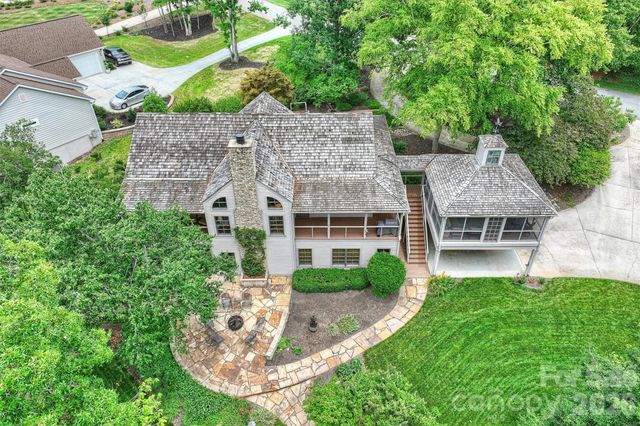 602 Pearl Bay Drive, New London, NC 28127