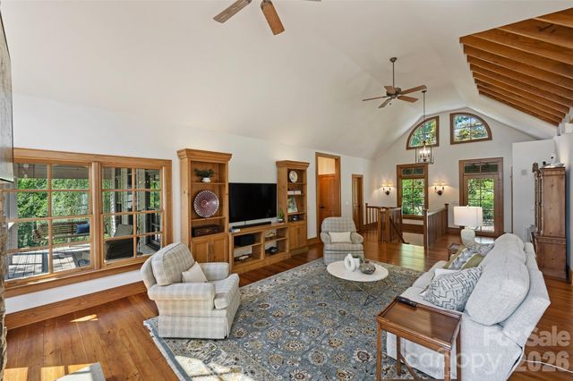 602 Pearl Bay Drive, New London, NC 28127