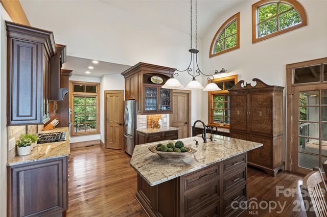 602 Pearl Bay Drive, New London, NC 28127
