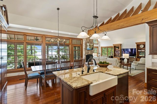 602 Pearl Bay Drive, New London, NC 28127