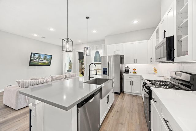 8422 Berry Green Lane, Houston, TX 77022