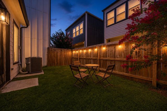 8422 Berry Green Lane, Houston, TX 77022