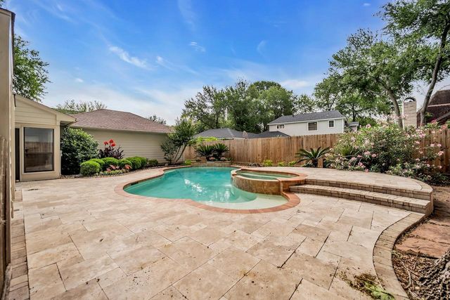 1910 Wildwood Lane, Richmond, TX 77406
